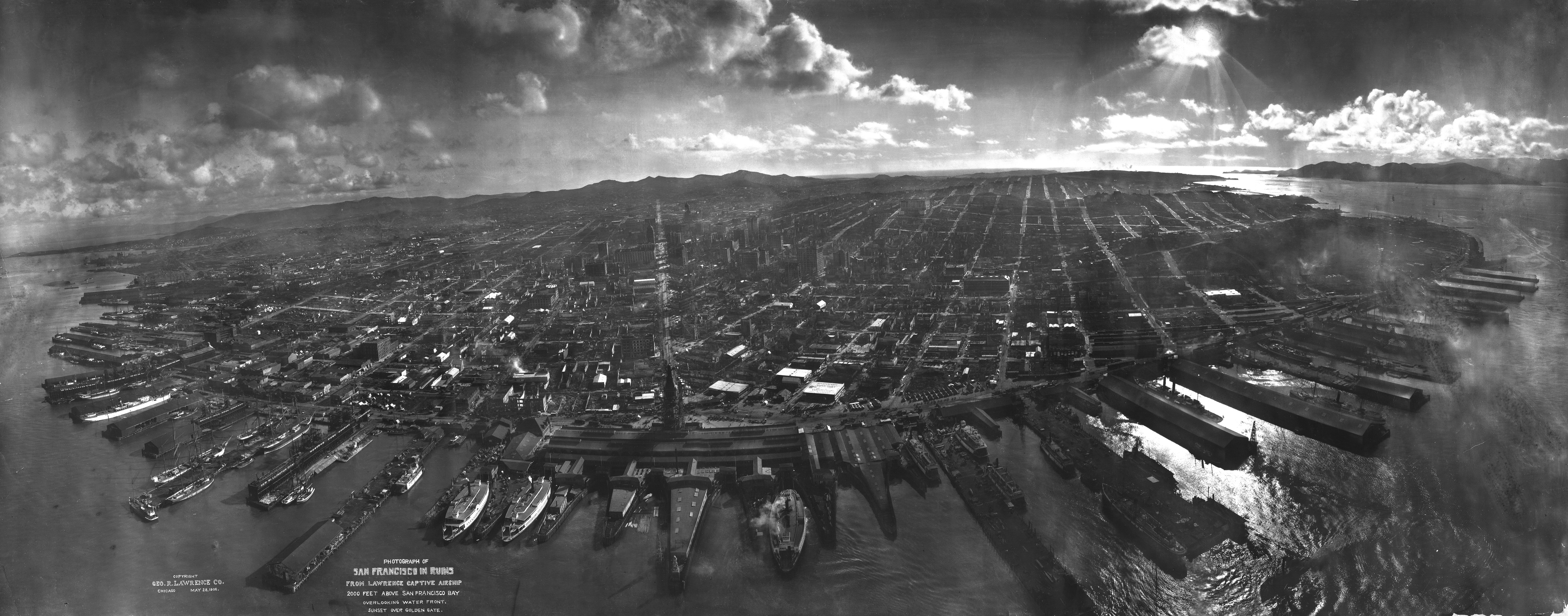 San Francisco in ruins from Lawrence Captive Airship, 1906